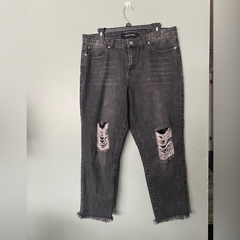 Ashley Mason black frayed ankle relaxed fit jeans 31